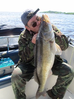 ���� ������ , ����� 10 �� .
 ������ �� ���� , ��������� �������� 32 ��. , ������� , �������� Kinetic
Folie Minnow 3.0 inch # 010 . 
 �������� LTEC 70MHF2 St.Croix , ������� Abu Garcia RVO3SX - HS - L .
���� ������21 ������� #1.5 .
 ���� �������� ����� �� �� , �� ������������ "����������" , ��� ��� ���� ���� ����� .
 ������� 40 ����� , ����� 10 �� ��� ������� �� ��� .